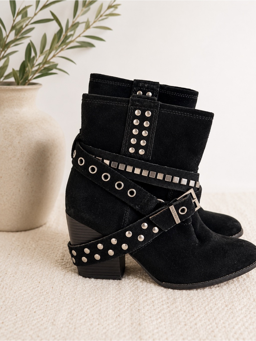 SUEDE LIBBY EDELMAN MOTO STUDDED STRAPS BUCKLE ANKLE BOOTIES BLACK SIZE 7.5